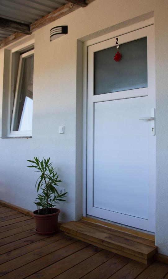 Koller Apartmanhaz シャールヴァール エクステリア 写真