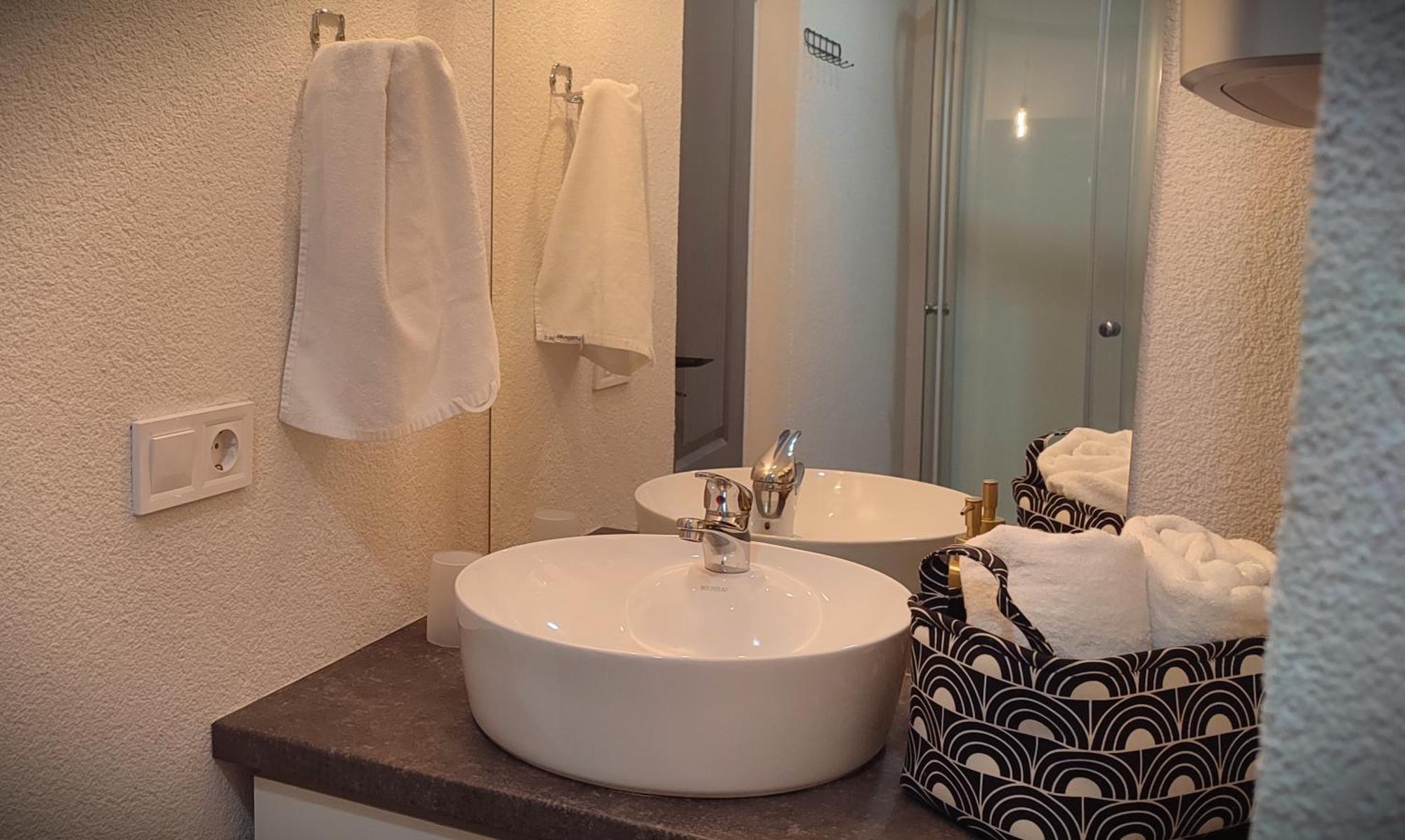 Koller Apartmanhaz シャールヴァール エクステリア 写真