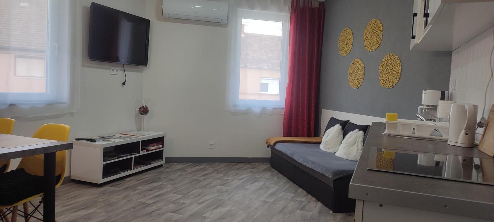 Koller Apartmanhaz シャールヴァール エクステリア 写真